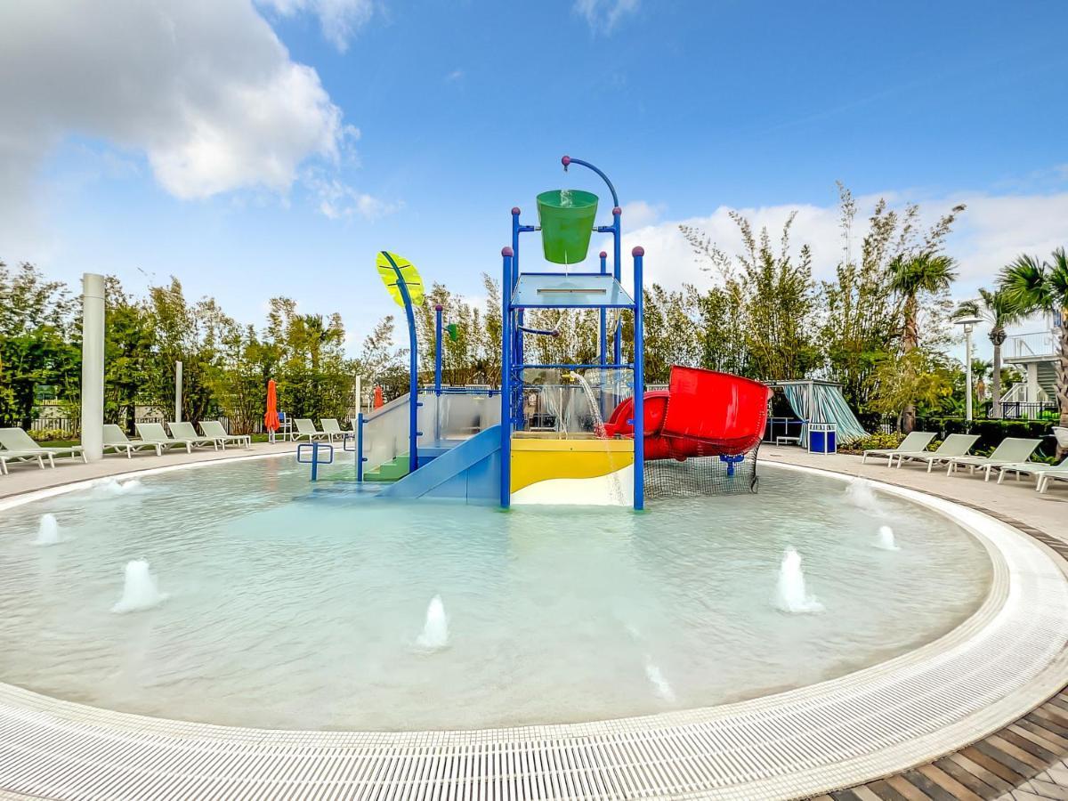 Windsor Island Vacation Pool *