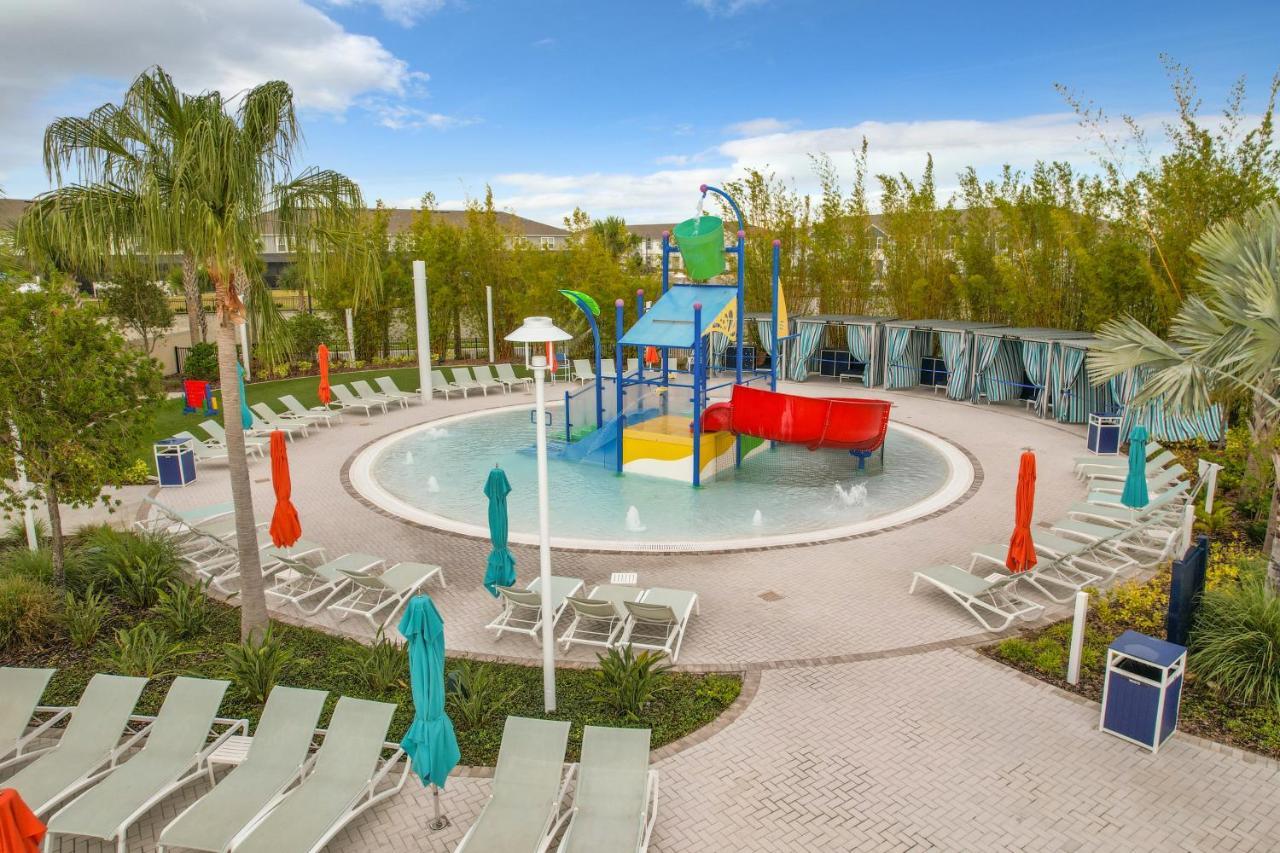 Windsor Island Vacation Pool Davenport