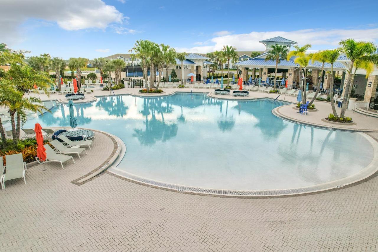 Windsor Island Vacation Pool *